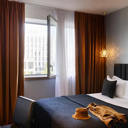 Western Isidore Otel 4*