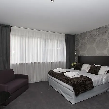Western Isidore Otel 4*